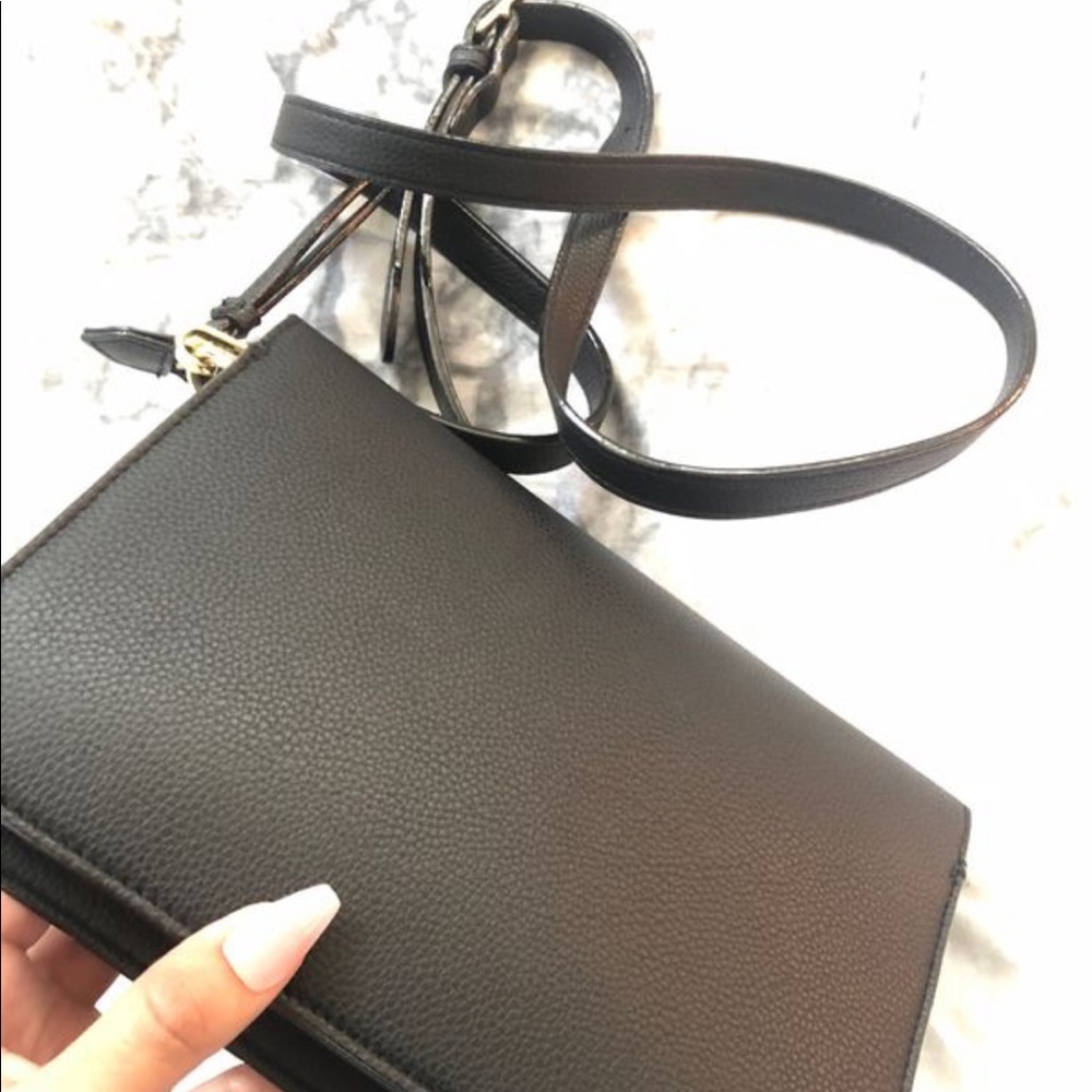 SOLD Victoria’s Secret Crossbody- BLACK